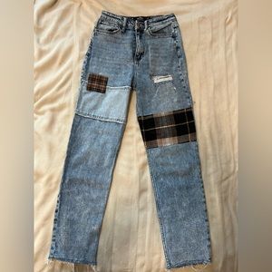 Hollister acid wash women’s jeans with patches and distressed 0R W24 L27